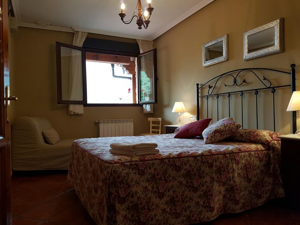 Apartamentos El Ardinal Arenas De Cabrales Kültér fotó